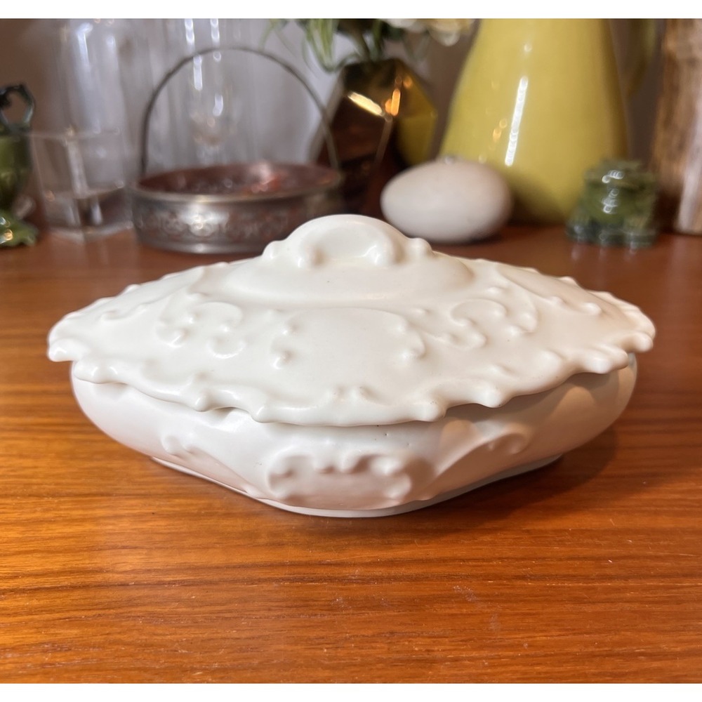 Vintage Ceramic Covered Dish with Decorative Lid - Grannycore 1970